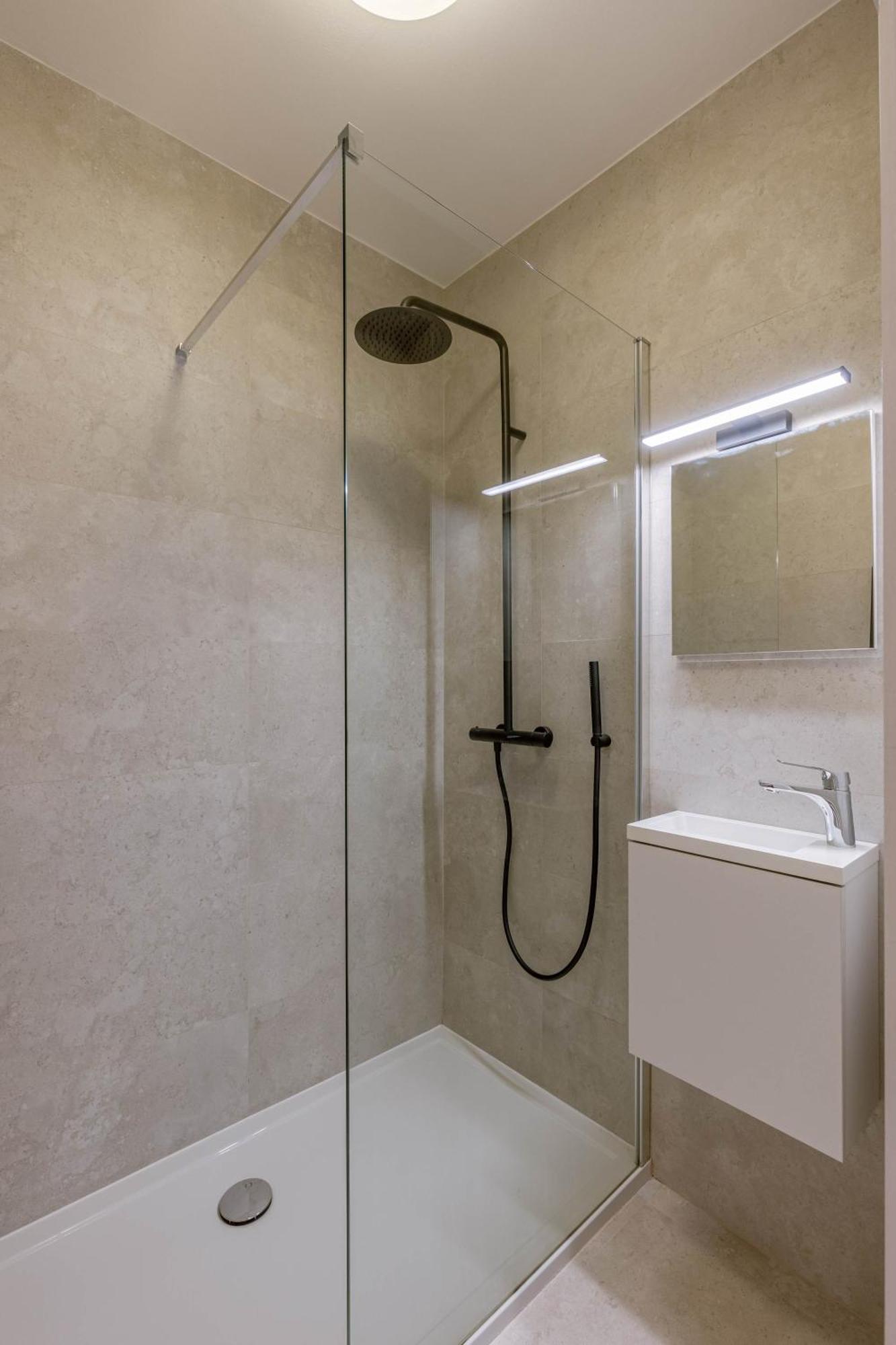 Huswell - Modern 3-bedroom With Family-friendly Touches Apartamento *